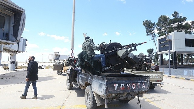 Giao tranh diễn ra tại khu vực sân bay cũ của Tripoli vào hôm qua