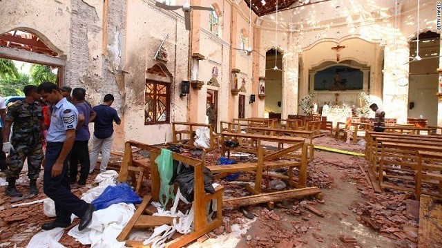 Hiện trường vụ đánh bom tại một nhà thờ ở Sri Lanka