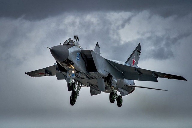 Máy bay đánh chặn siêu thanh MiG-31