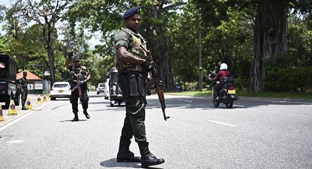 Lực lượng an ninh trên đường phố Colombo của Sri Lanka.