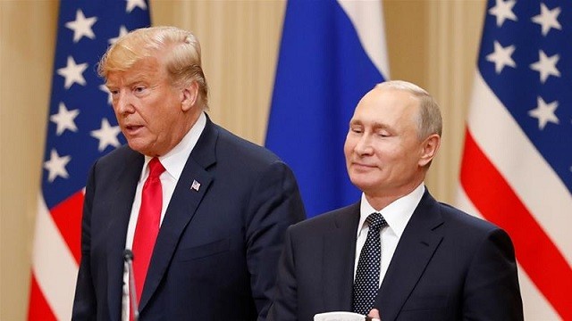TT Mỹ Donald Trump và TT Nga Vladimir Putin (phải).