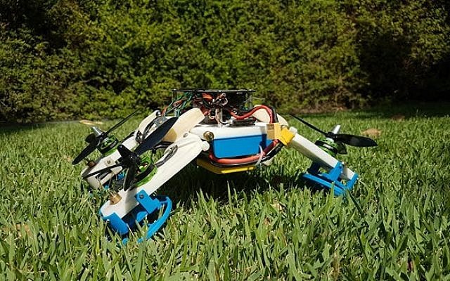 Robot máy bay không người lái có tên Flying Star.