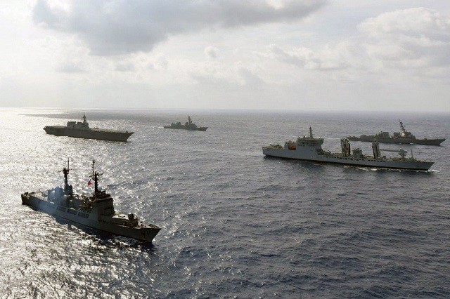 Các tàu của Philippines, Mỹ, Nhật, Trung Quốc và Ấn Độ tham trong một cuộc tập trận ở biển Đông ngày 9/5. 