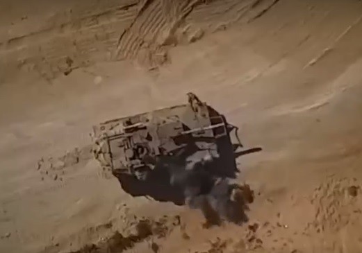 Công bố video xe tăng Israel bị máy bay không người lái tấn công bằng tên lửa