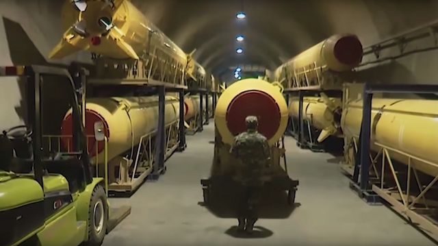 Iran hé lộ video hầm ngầm khủng chứa đầy tên lửa