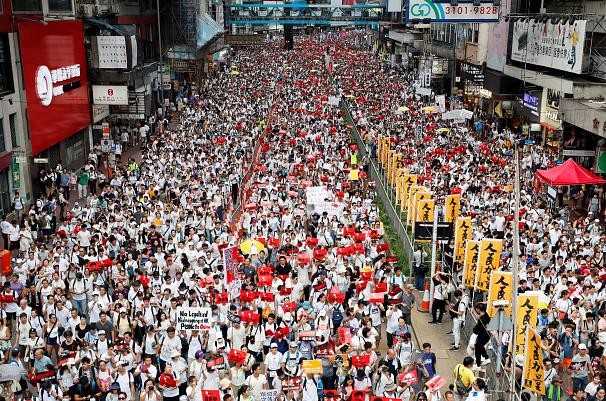 Số người biểu tình ở Hong Kong được cho là cao ở mức kỷ lục trong 15 năm qua