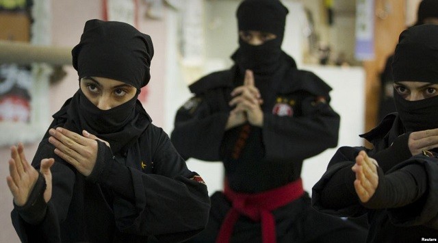 Xem đội quân hàng ngàn nữ ninja Iran chăm chỉ tập luyện