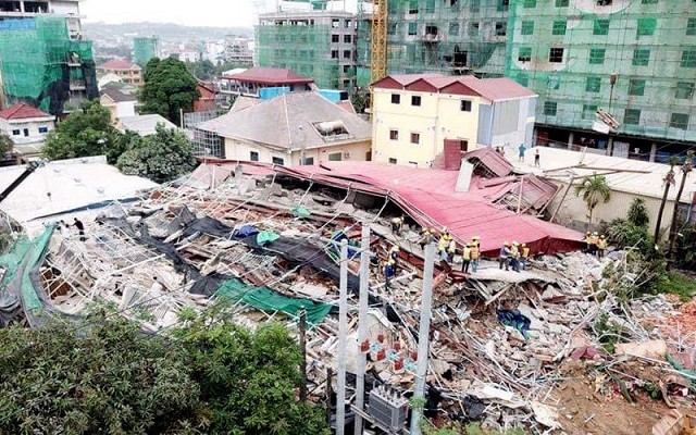 Hiện trường tòa nhà bị sập ở Campuchia.