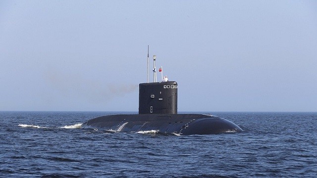 14 thủy thủ Nga đã tự nhốt mình trong hỏa hoạn để cứu tàu ngầm tối mật?