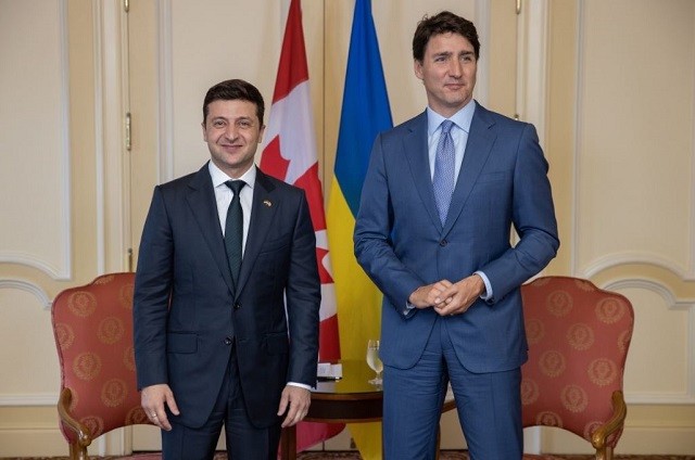 TT Ukraine Zelensky và Thủ tướng Canada Justin Trudeau (phải)