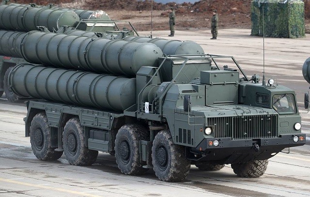 Hệ thống tên lửa S-400 do Nga sản xuất 