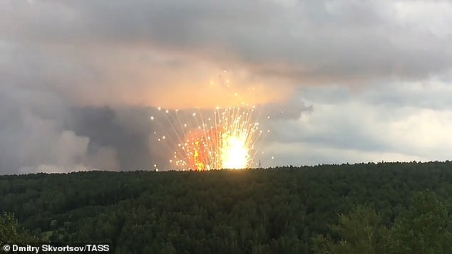 Loạt vụ nổ tại kho đạn Nga khiến 11.000 người phải đi sơ tán