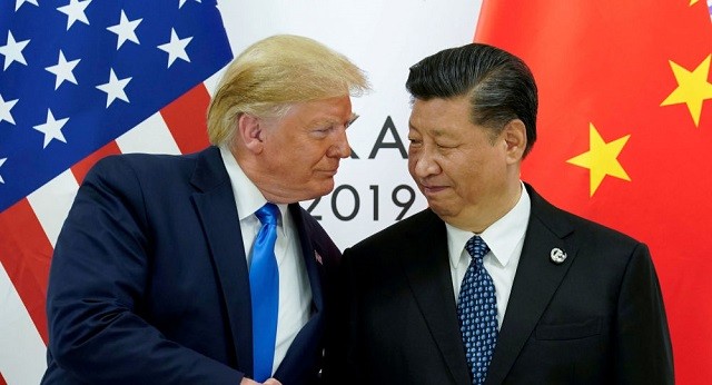 TT Mỹ Donald Trump và Chủ tịch Trung Quốc Tập Cận Bình (phải).