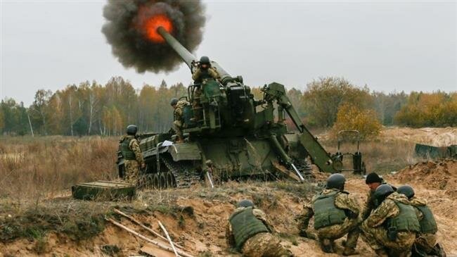 Lực lượng Ukraine tiến hành bắn pháo chống lại lực lượng ủng hộ độc lập ở miền đông Ukraine.