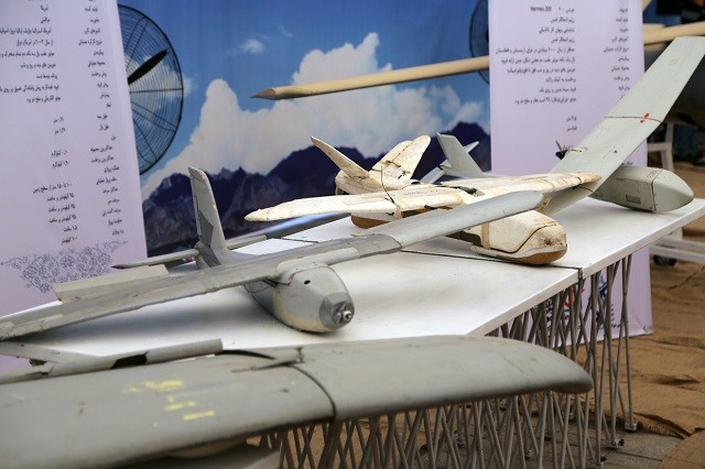 Iran trưng bày những UAV nước ngoài bị nước này bắn hạ.