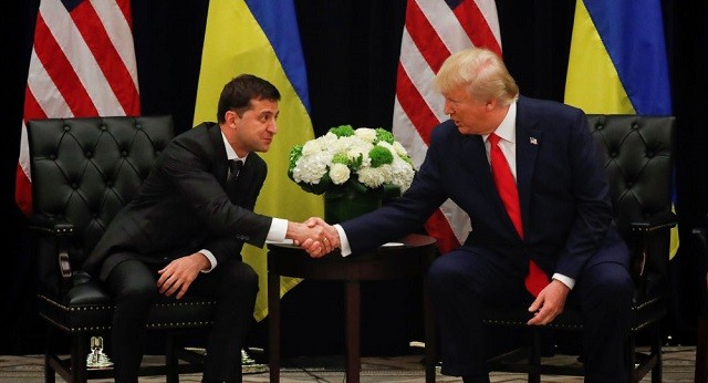 TT Ukraine Zelensky và TT Mỹ Donald Trump (phải).