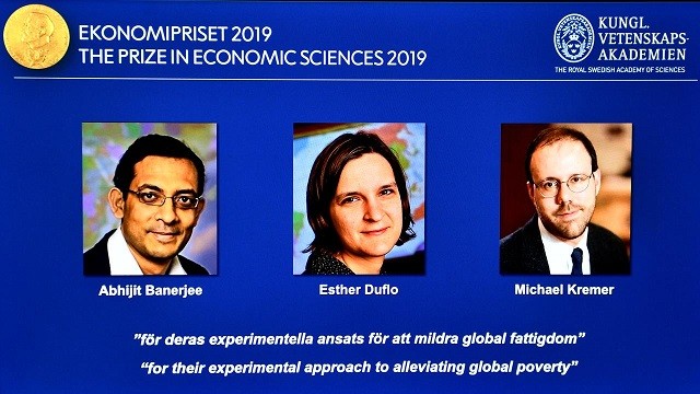 3 nhà khoa học đoạt giải Nobel Kinh tế 2019.