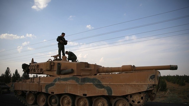 Xe tăng Thổ Nhĩ Kỳ ở vùng biên giới với Syria.
