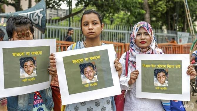 Nusrat Jahan Rafi, 19 tuổi, bị thiêu sống hồi tháng 4 sau khi từ chối rút khiếu nại về quấy rối tình dục.
