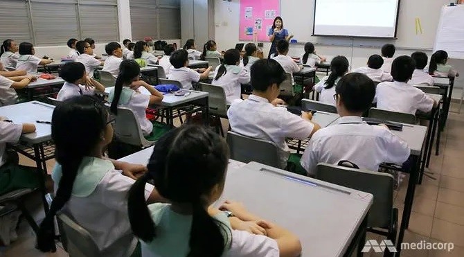 HS học Toán tại một trường tiểu học ở Singapore.