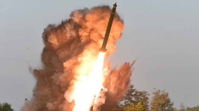 Một vụ thử bệ phóng bắn loạt của Triều Tiên.