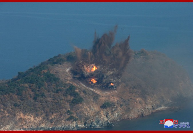Chiến cơ Triều Tiên dội hỏa lực trong cuộc tập trận.