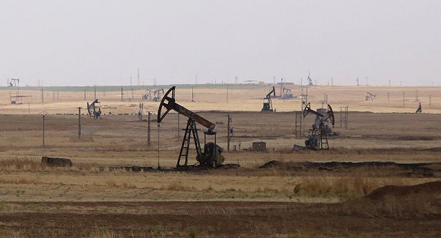 Những máy bơm tại mỏ dầu Rumeilan ở tỉnh Al-Hasakah của Syria.