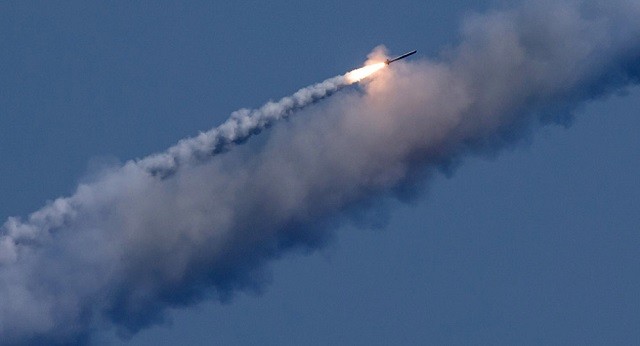 Tàu Nga bắn tên lửa hành trình Kalibr vào các mục tiêu khủng bố ở Syria.