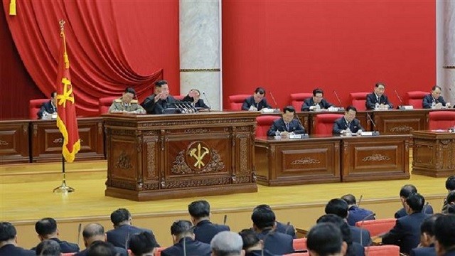 Chủ tịch Kim Jong-un chủ trì phiên họp toàn thể.