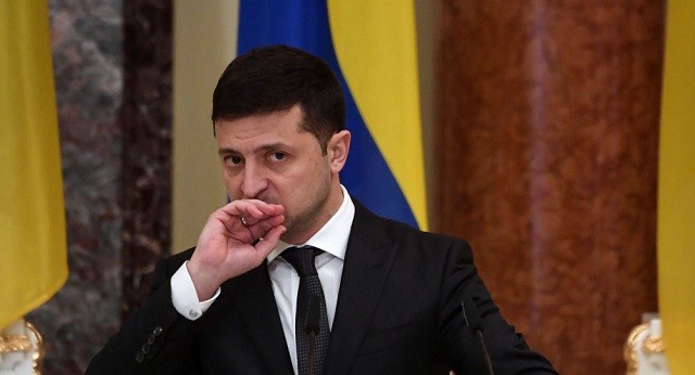 Thủ tướng Ukraine bất ngờ gửi đơn từ chức