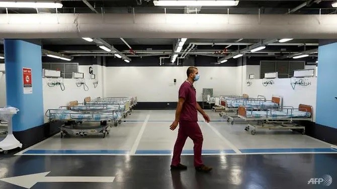 Một bệnh viện ở Israel lập khu điều trị Covid-19 ở bãi đỗ xe.