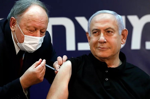 Thủ tướng Israel Netanyahu được tiêm vaccine Covid-19.