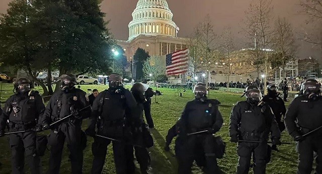 Lực lượng an ninh tại tòa nhà Quốc hội Mỹ.