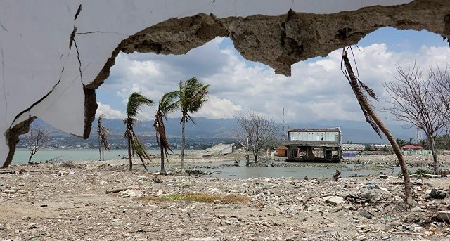 Động đất gây nguy cơ sóng thần ở Indonesia. 