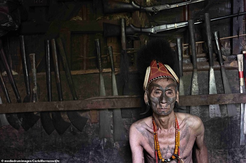 Những bức chân dung ấn tượng của bộ tộc săn đầu người ở Ấn Độ