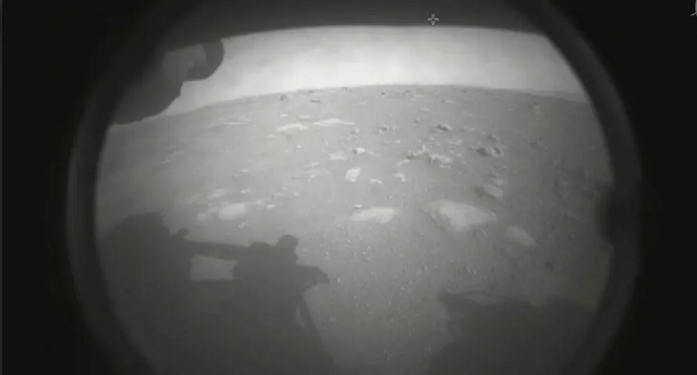 Một trong những bức ảnh về sao Hỏa mà tàu thăm dò Perseverance của NASA chụp được.