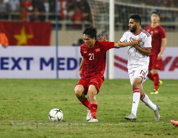 Thi đấu vòng loại World Cup 2022 tại UAE khiến đội tuyển Việt Nam gặp bất lợi về thời tiết nắng nóng. (Ảnh: Hiển Nguyễn/Vietnam+).