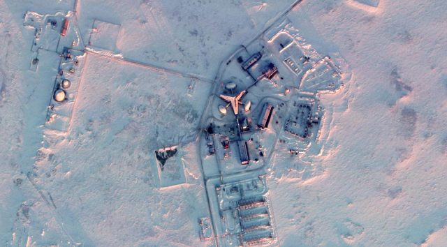 Ảnh vệ tinh được cho là căn cứ quân sự Nga ở Bắc Cực (Ảnh: CNN)