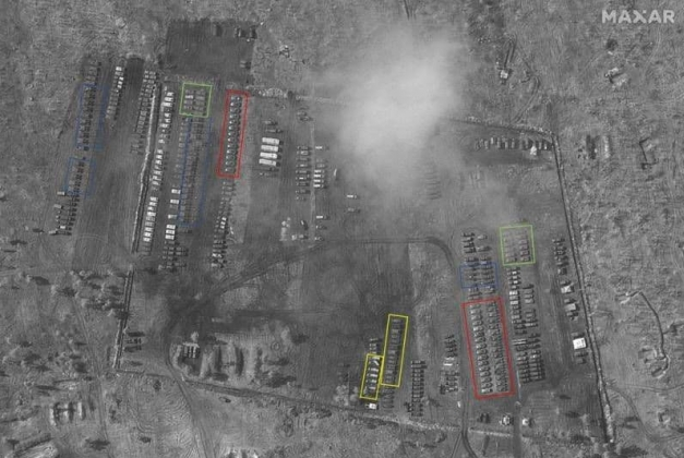 Hình ảnh vệ tinh được cho là thể hiện Nga đưa quân tới gần biên giới Ukraine.