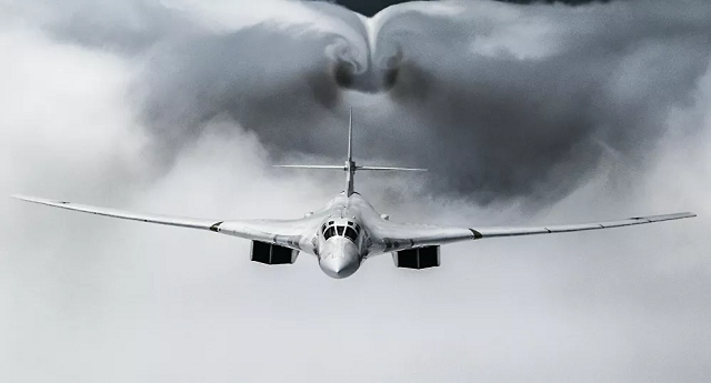 Máy bay mang tên lửa Tu-160 của Nga có biệt danh “Thiên nga trắng”