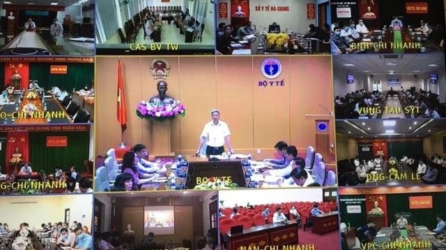 Hội nghị trực tuyến về phòng chống dịch COVID-19 và hướng dẫn an toàn tiêm chủng ngày 28/4. Ảnh: VGP/Hiền Minh.
