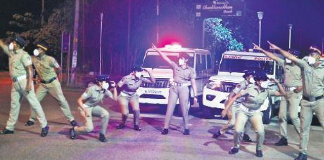 Video cảnh sát Ấn Độ nhảy múa tuyên truyền chống dịch chia sẻ mạnh trên mạng xã hội