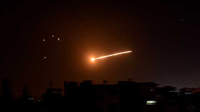 Hình ảnh bầu trời Syria trong một cuộc tấn công của Israel ngày 24/2.