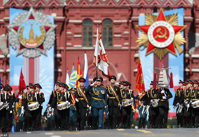 Diễn tập diễu binh tại Nga.