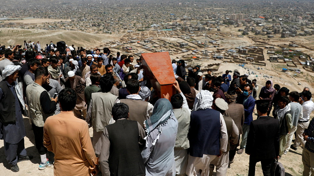 Tang lễ nạn nhân của vụ nổ tại trường học ở Afghanistan.