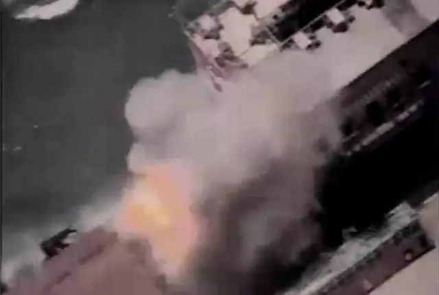 Israel tung video tấn công tàu ngầm của Hamas gần bờ biển Gaza