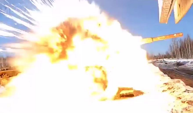 Video trực thăng Ka-52 phá hủy xe tăng bằng tên lửa dẫn đường Vikhr