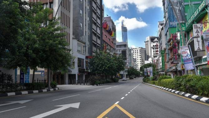 Đường phố vắng vẻ của Malaysia trong lệnh phong tỏa chống Covid-19.
