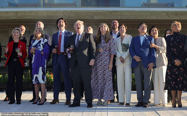 Các nhà lãnh đạo thế giới và phu nhân dịp thượng đỉnh G7.