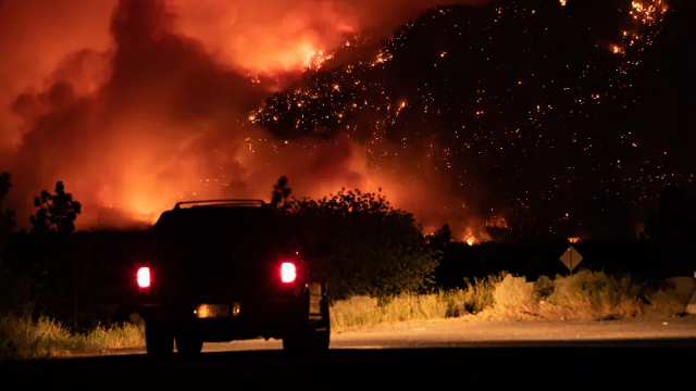Cháy rừng ở Canada sau những vụ sét đánh do các đợt nắng nóng gây ra.